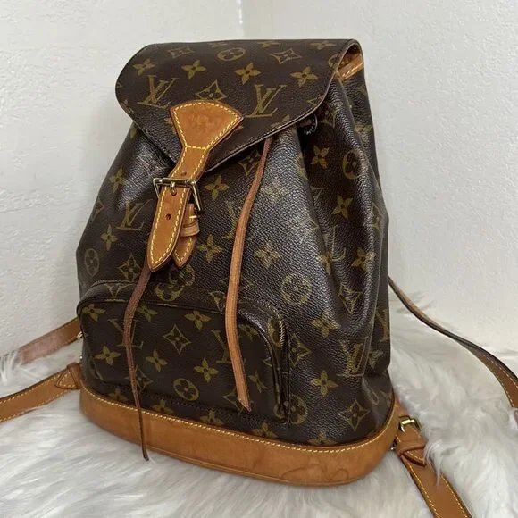 💯Authentic Louis Vuitton Monogram Backpack Small size🍀 - Picture 4 of 17
